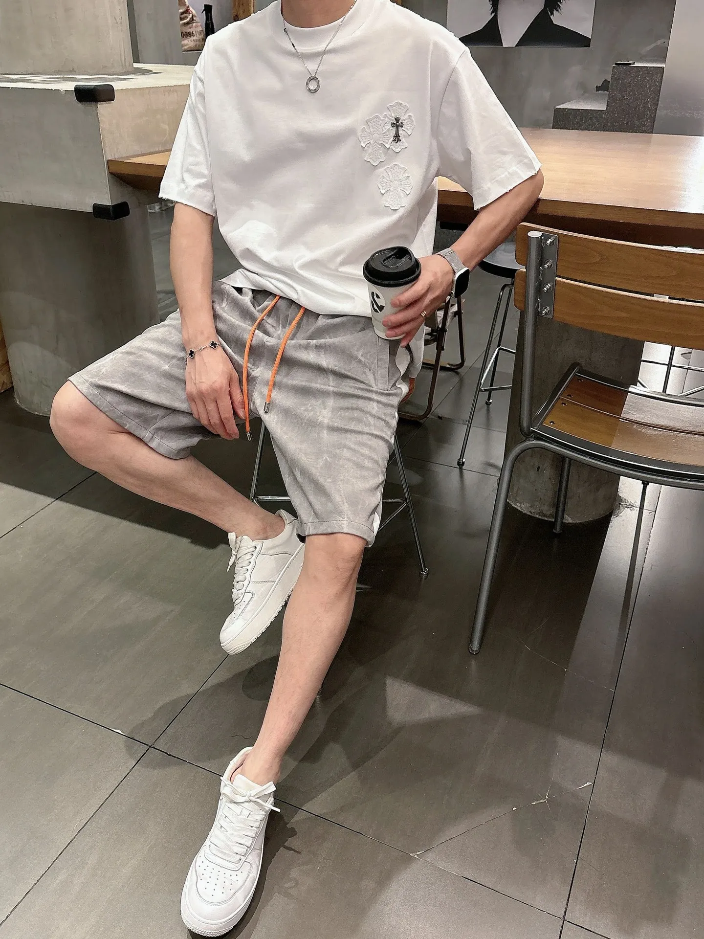 Hermès three-standard complete 2026 summer New Arrival men's casual shorts, advanced custom-made Breathable fabric, Breathable fabric, extremely stretchy and comfortable, impeccable details, top-grade accessories, original logo design concept, delicate and soft feel! The upper body fit is awesome! Size: M-XXXL Please state your height and weight when ordering